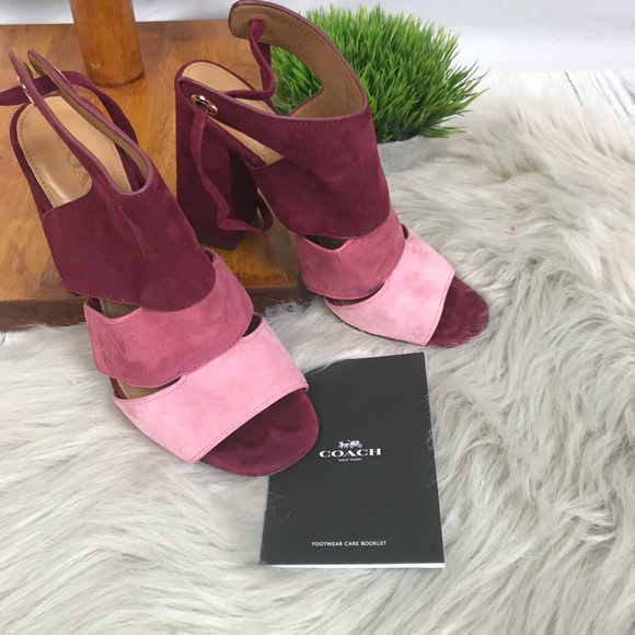 Coach Shoes - {FLASH SALE 🎉🎉⭐️COACH} Minetta Sandal